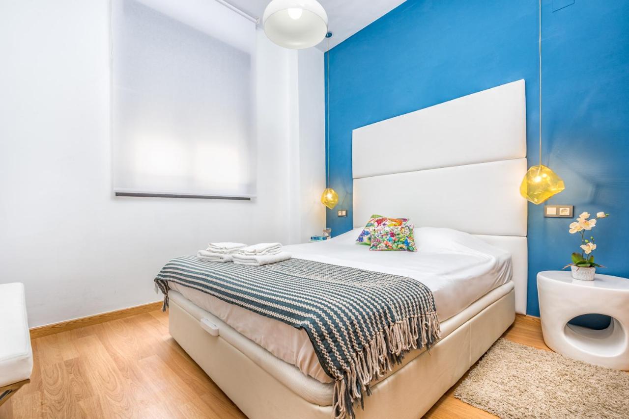 Апартаменти Atico Con Terraza Ac 1Hab En El Centro Y Piscina Comunitaria Малага Екстер'єр фото